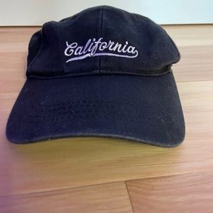 Women’s Vineyard/ baseball style hat